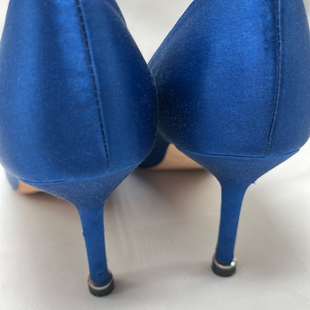 Manolo Blahnik size 39 Elegant Blue Satin Heels with Embellishments - Picture 2 of 7